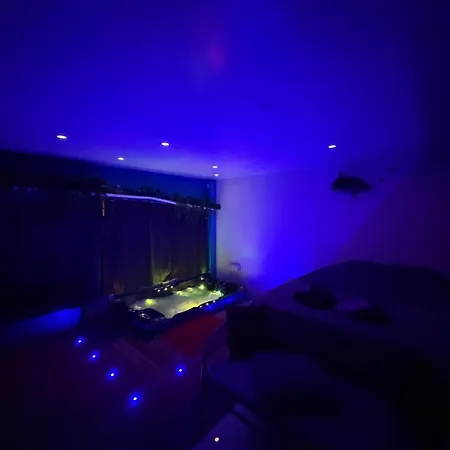 2 Avec Jacuzzi Apartament *