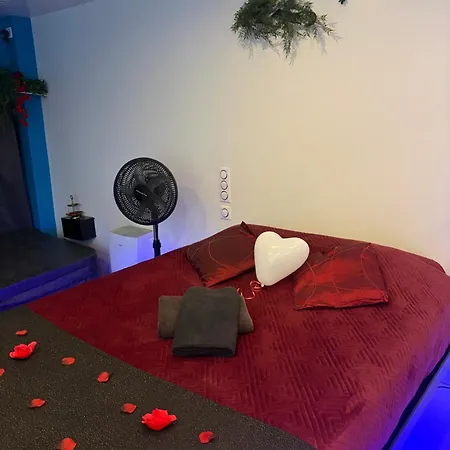 2 Avec Jacuzzi Apartament *