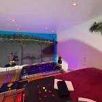2 Avec Jacuzzi Apartment Agde